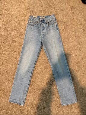 Levis Ribcage Light Blue Jeans 24x32